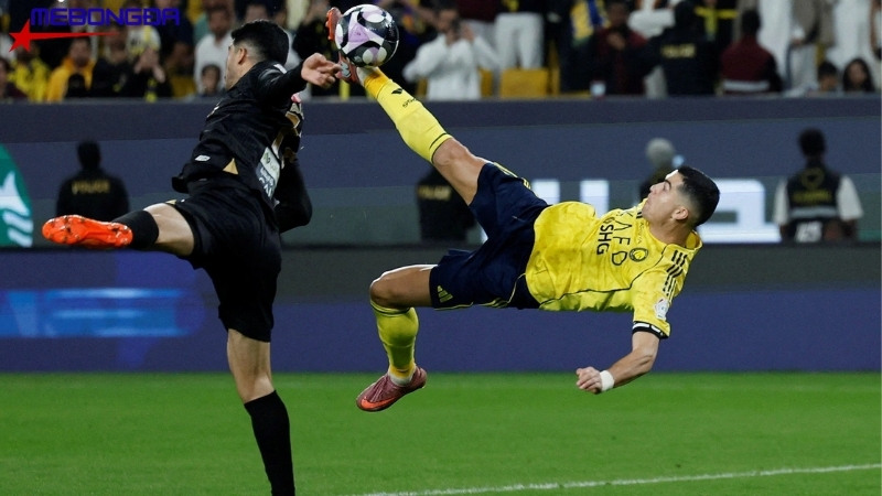 Bàn thắng xe đạp chổng ngược của CR7 trong màu áo AI Nassr