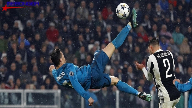 Bàn thắng xe đạp chổng ngược cực đẹp của siêu sao CR7