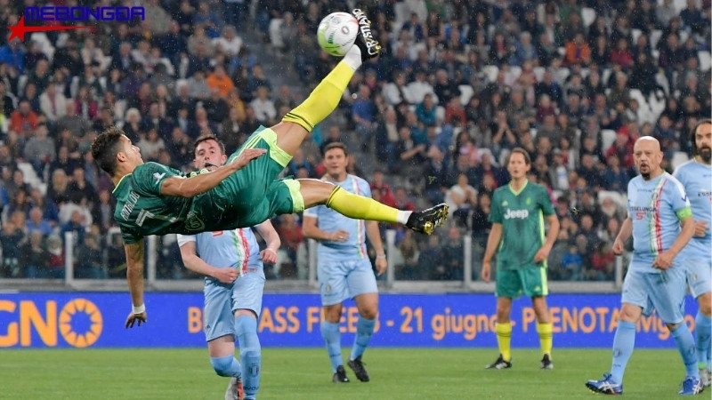 CR7 là siêu sao thường xuyên lập các siêu phẩm