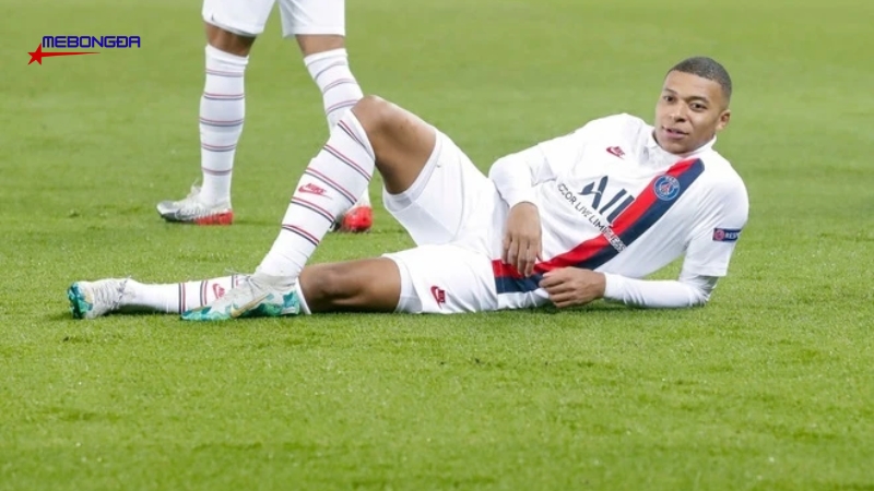 Mbappe ăn mừng khiến mạng xã hội dậy sóng