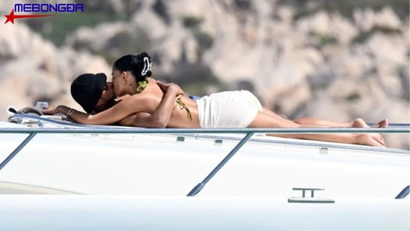 Mối tình ngọt ngào giữa Ashlyn và Bellingham