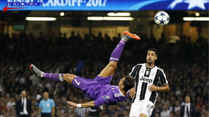 Nguồn gốc meme xe đạp chổng ngược của Ronaldo