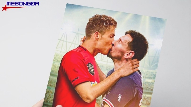 Ronaldo hôn Messi: Chiếc meme “sang chấn” nhất lịch sử bóng đá ronaldo hôn messi