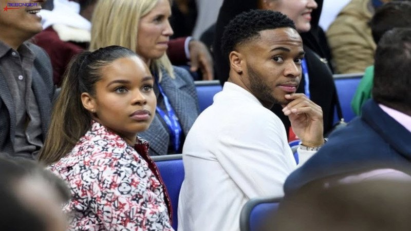 Xuất hiện liên tục ở khán đài