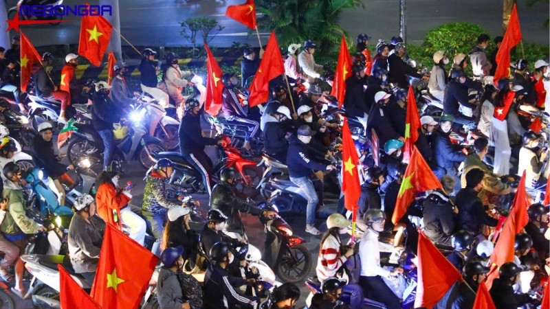 Anh em Đông Lào đi bão chỉ có chất