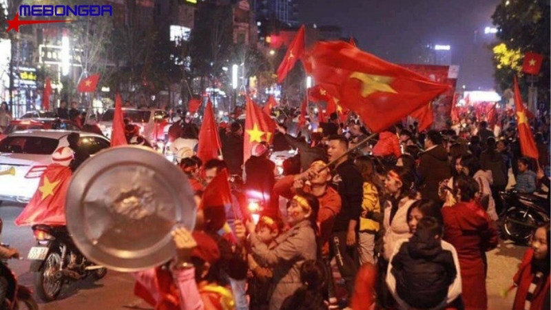 Đi bão bằng mâm chảo tại gia