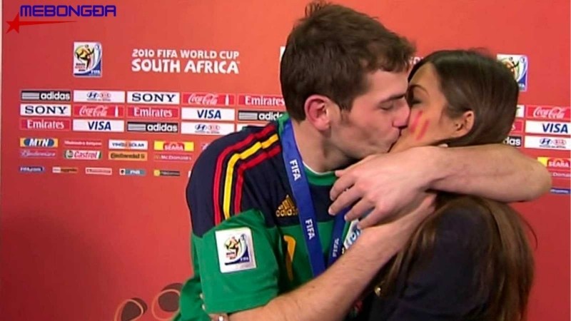 Khoảnh khắc Sara và Iker hôn nhau năm 2010